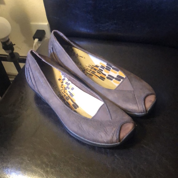 Merrell Genuine Women’s Brown Suede Leather Upper Rubber Soles Size 7 - Picture 10 of 13